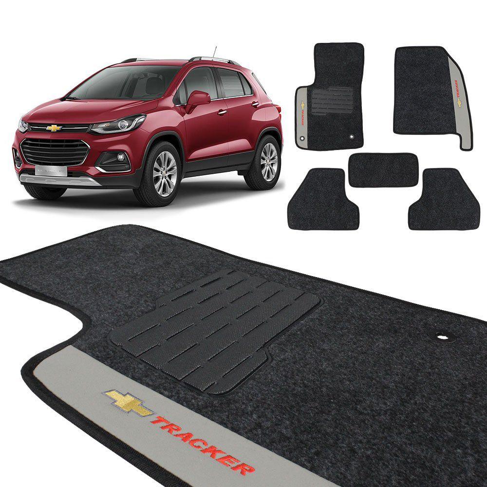 Jogo de Tapete Carpete Tracker 2014 a 2019 Grafite Bordado 5 Pçs Menor preço em Jogo de Tapete Carpete Tracker 2014 a 2019 Grafite Bordado 5 Pçs